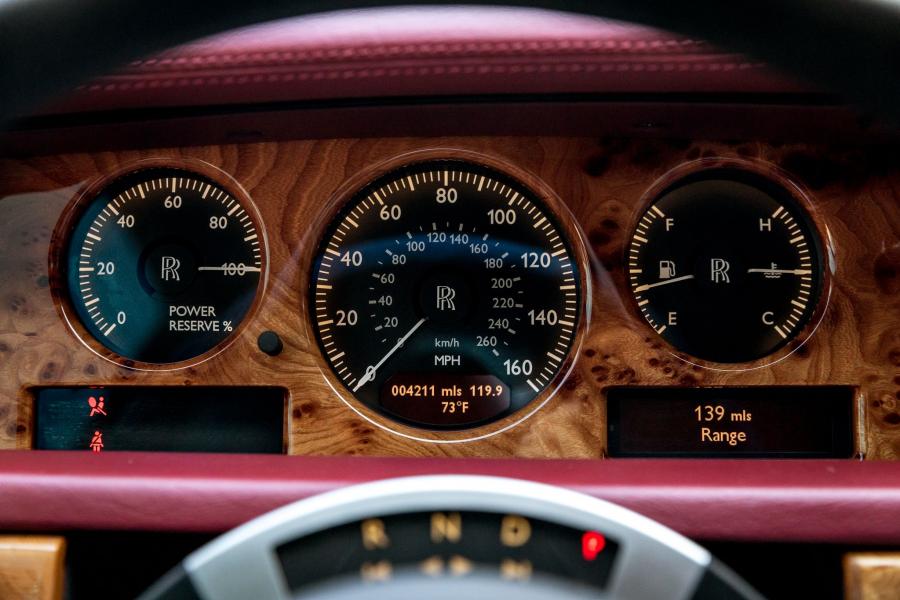 Панель приборов Rolls-Royce Phantom EWB 2007 года  (NA) (фото 45 из 105)